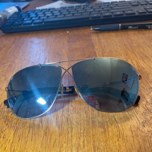 Tom Ford April TF393 Oversized Gold Aviator Sunglasses Made in Italy-With Case - Picture 2 of 9